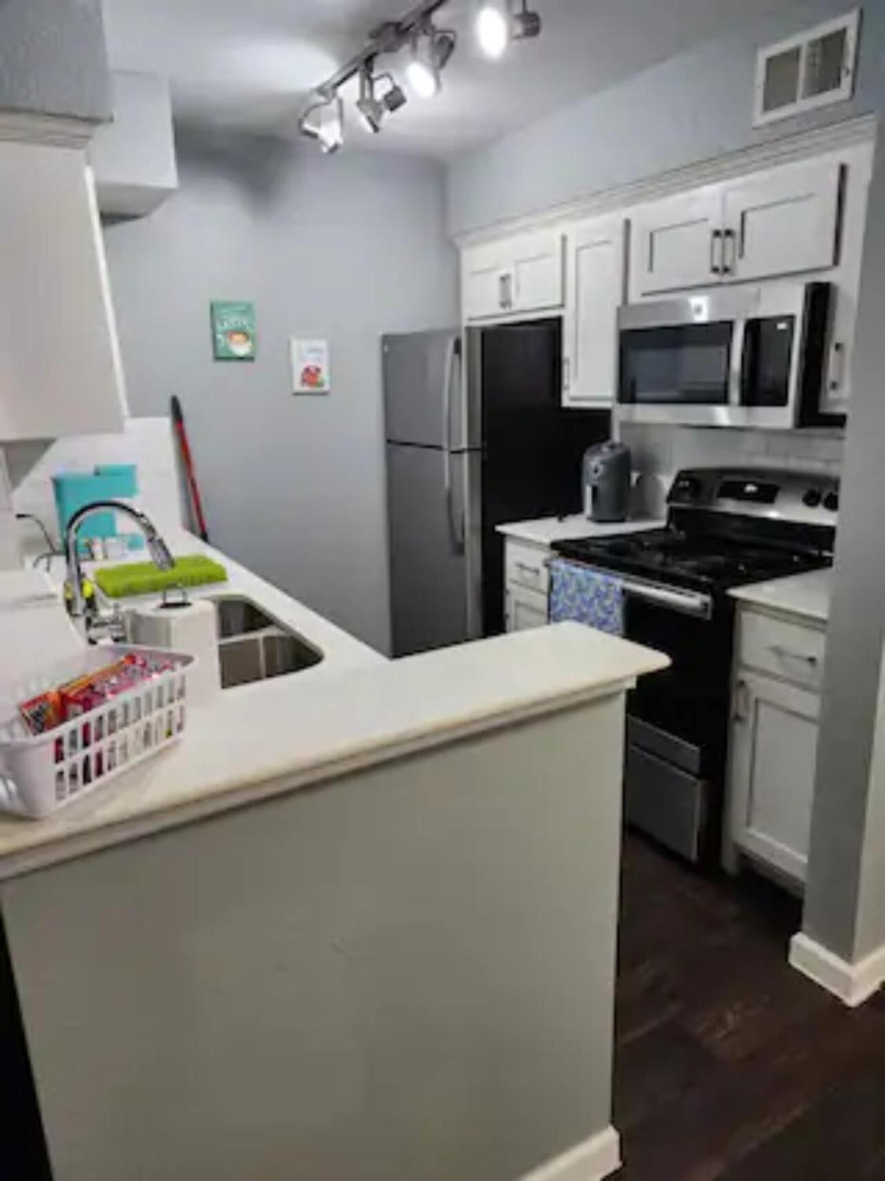 Blue Shark *B501* @ Medical Center 1Br Modern King Apartment With Private Patio Χιούστον Εξωτερικό φωτογραφία
