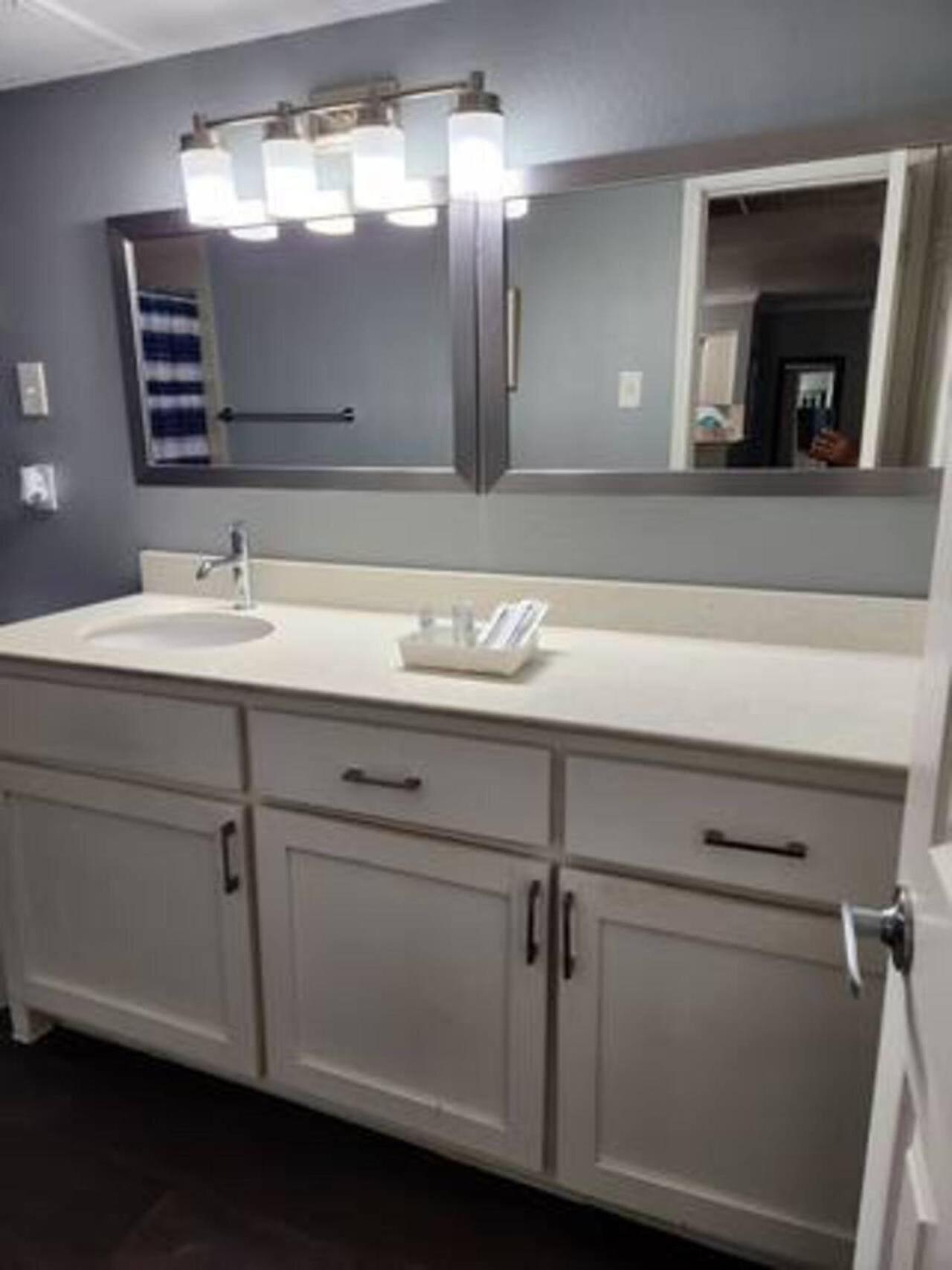 Blue Shark *B501* @ Medical Center 1Br Modern King Apartment With Private Patio Χιούστον Εξωτερικό φωτογραφία